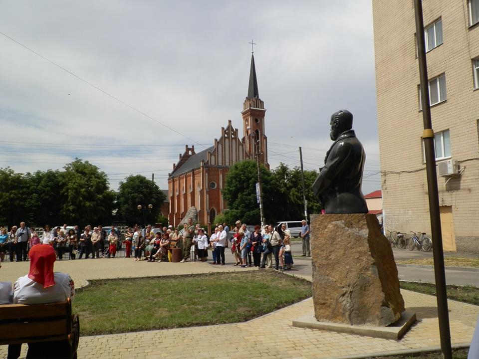 Зображення Академія взяла участь у відкритті пам’ятника Великому Кобзарю Т. Г. Шевченку 2018