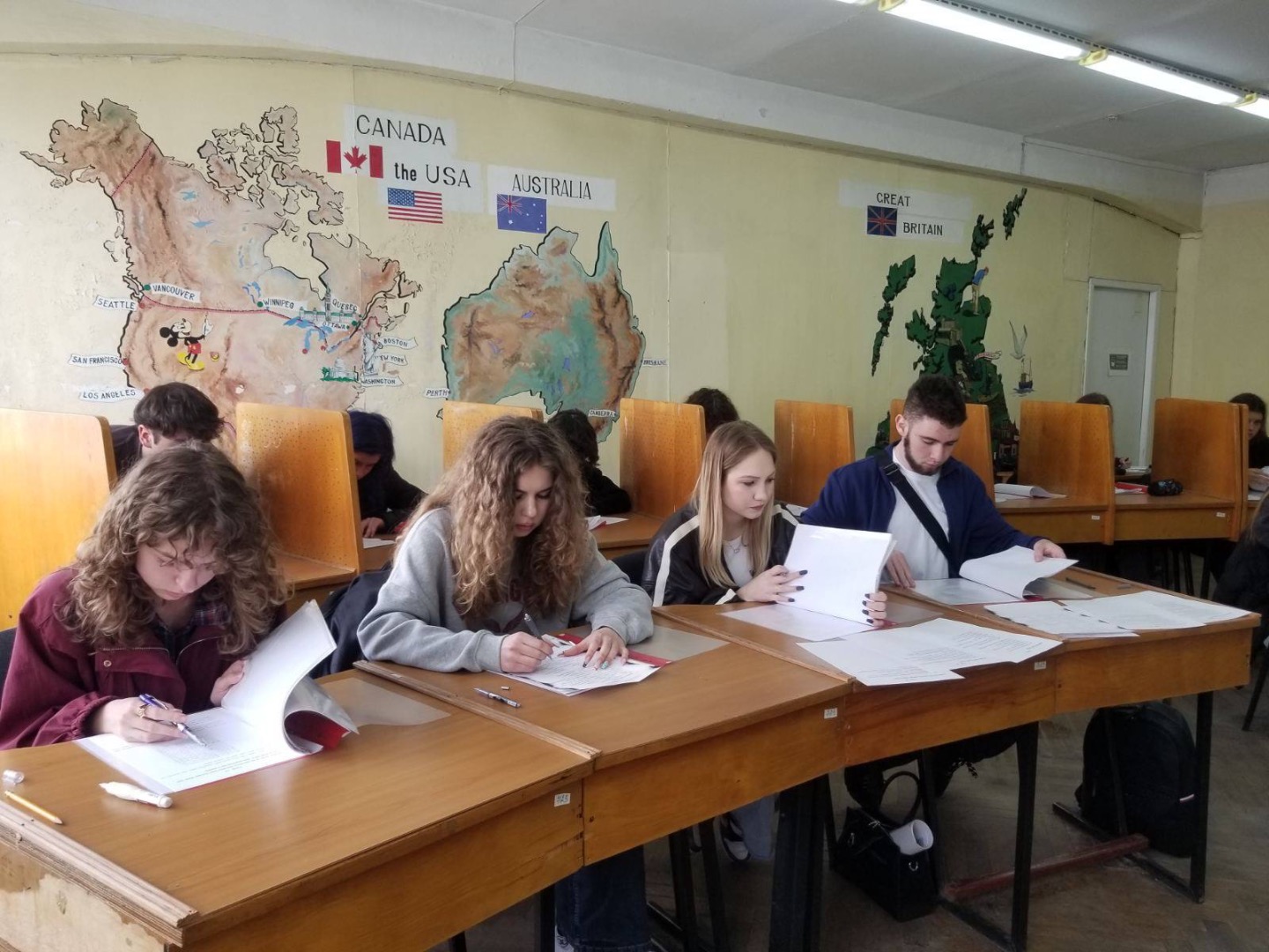 Зображення Вітаємо переможців студентської олімпіади з англійської мови! 2026